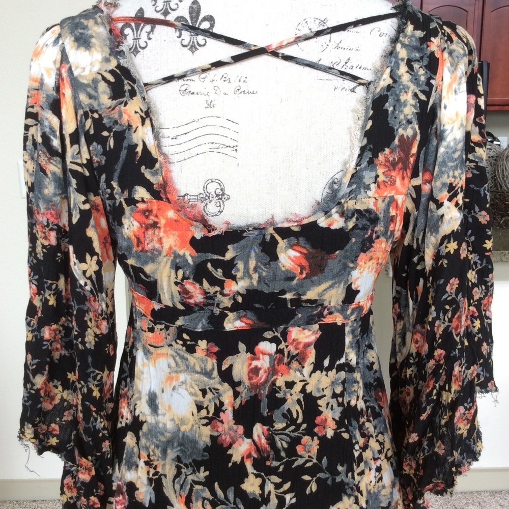 🤩 Flower Print Mini Dress 🤩 - Picture 5 of 8